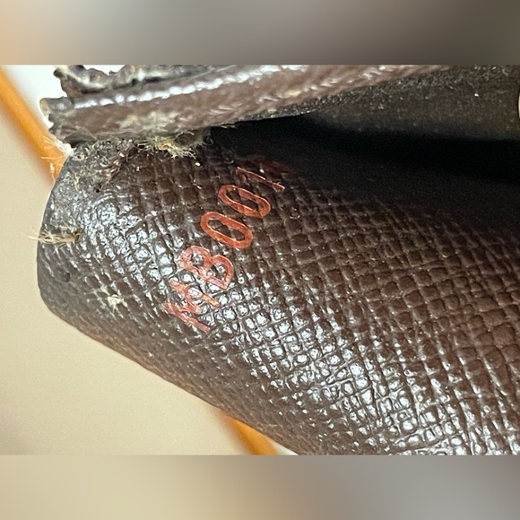 Louis Vuitton, Sarah wallet - Picture 9 of 16